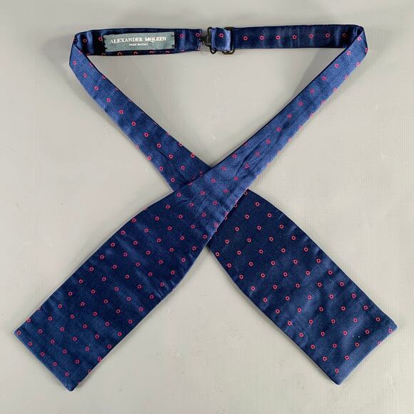ALEXANDER MCQUEEN Navy Red Circles Silk Bow Tie - Picture 1 of 5